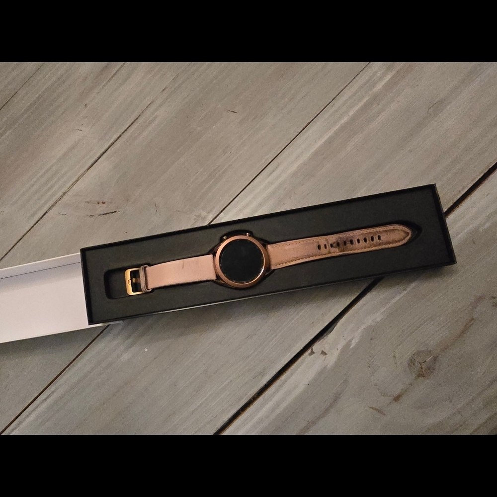 Samsung Smartwatch in Black and Gold